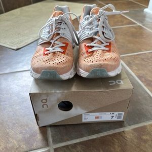 On cloudswift womens 7